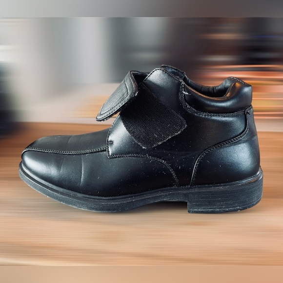 Clarks Men Boots with velcro closure 🖤 size 12 - Picture 5 of 9